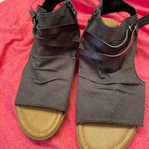 Blowfish Malibu Women Sz 9 Sandals-with Zippered Ankle Closure